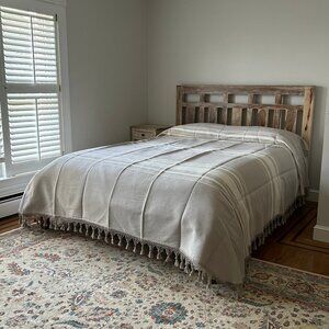 Hand loom Queen Size Cotton Bedspread.